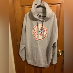 Yankees Fanatics Hoody XL with tags